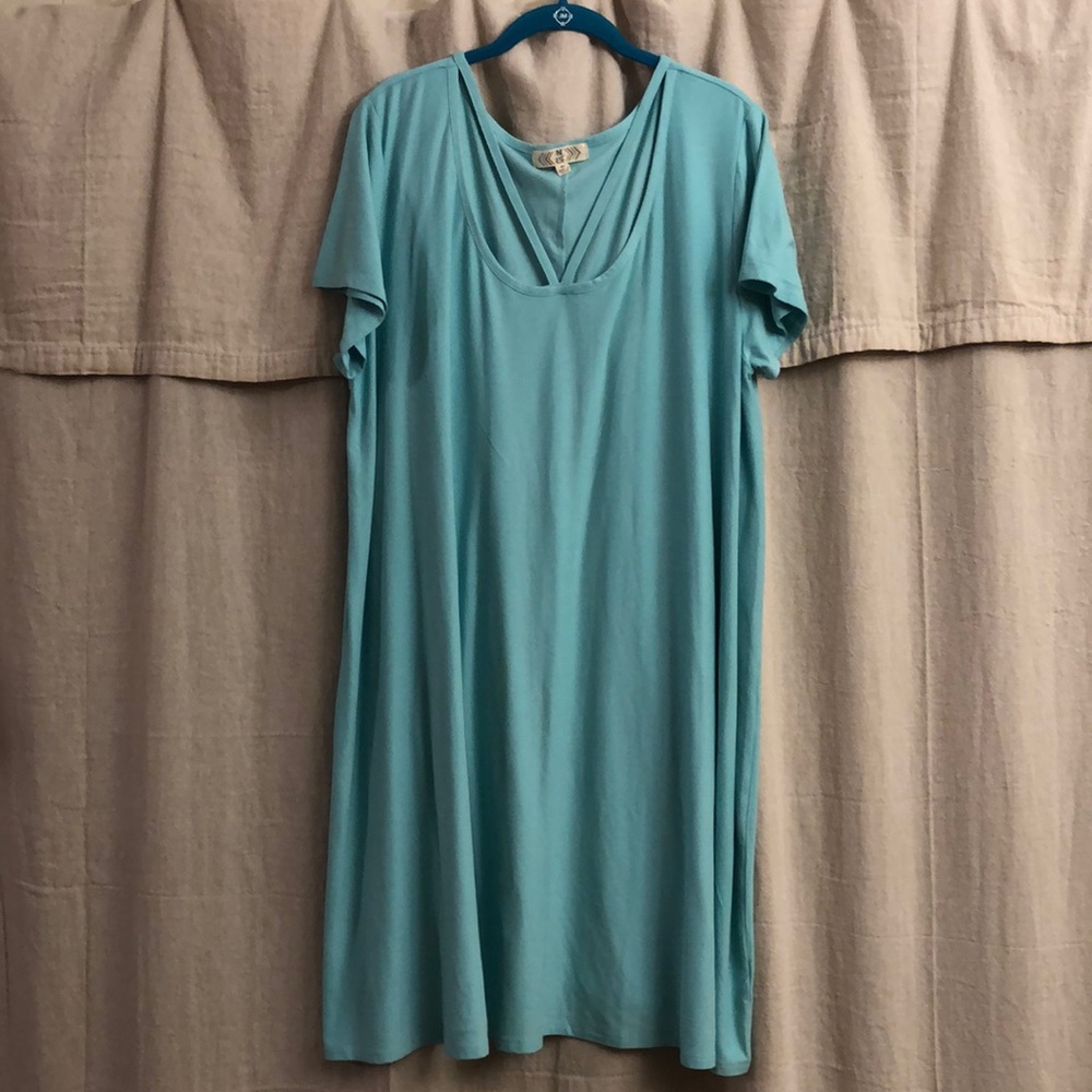 Short sleeve knee length dress